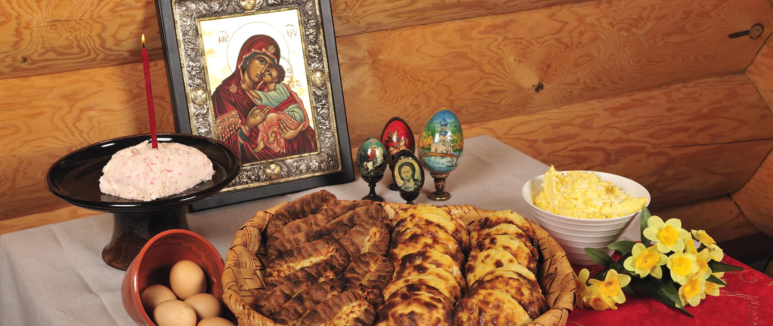 parppeinpirtillä kuvattuja ruoka-asetelmia